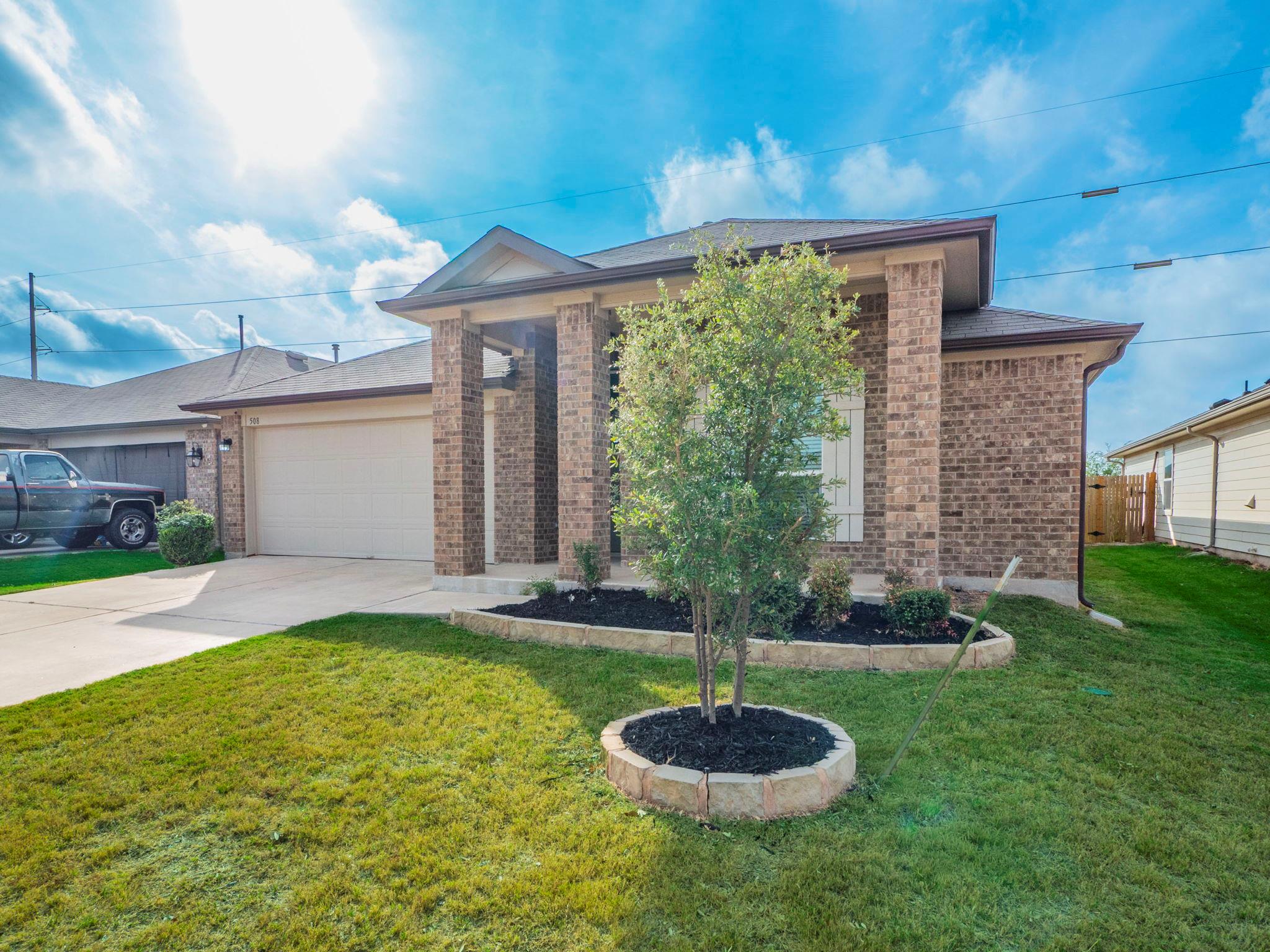508 Marimoor Dr, Hutto, TX 78634