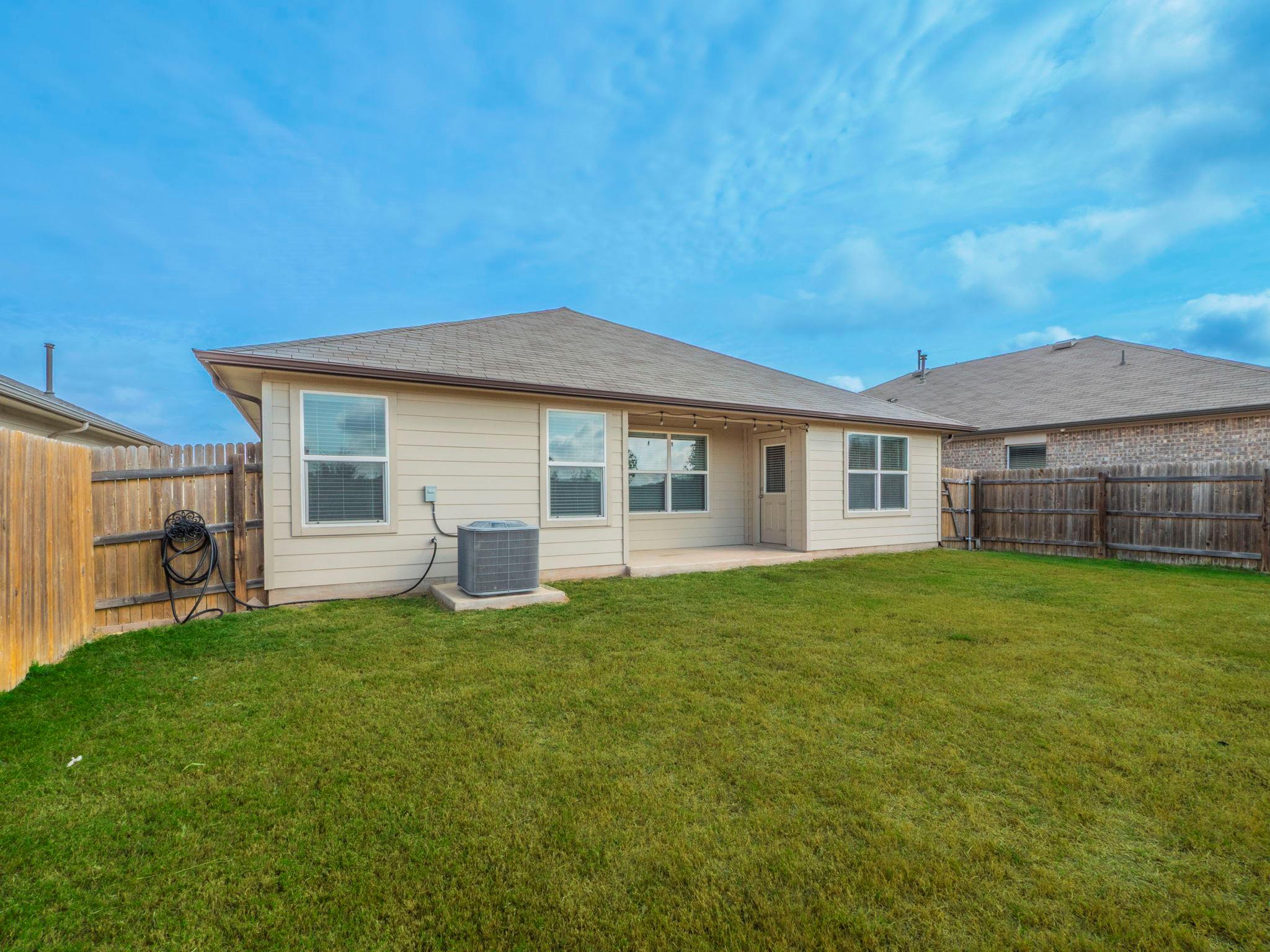 508 Marimoor Dr, Hutto, TX 78634