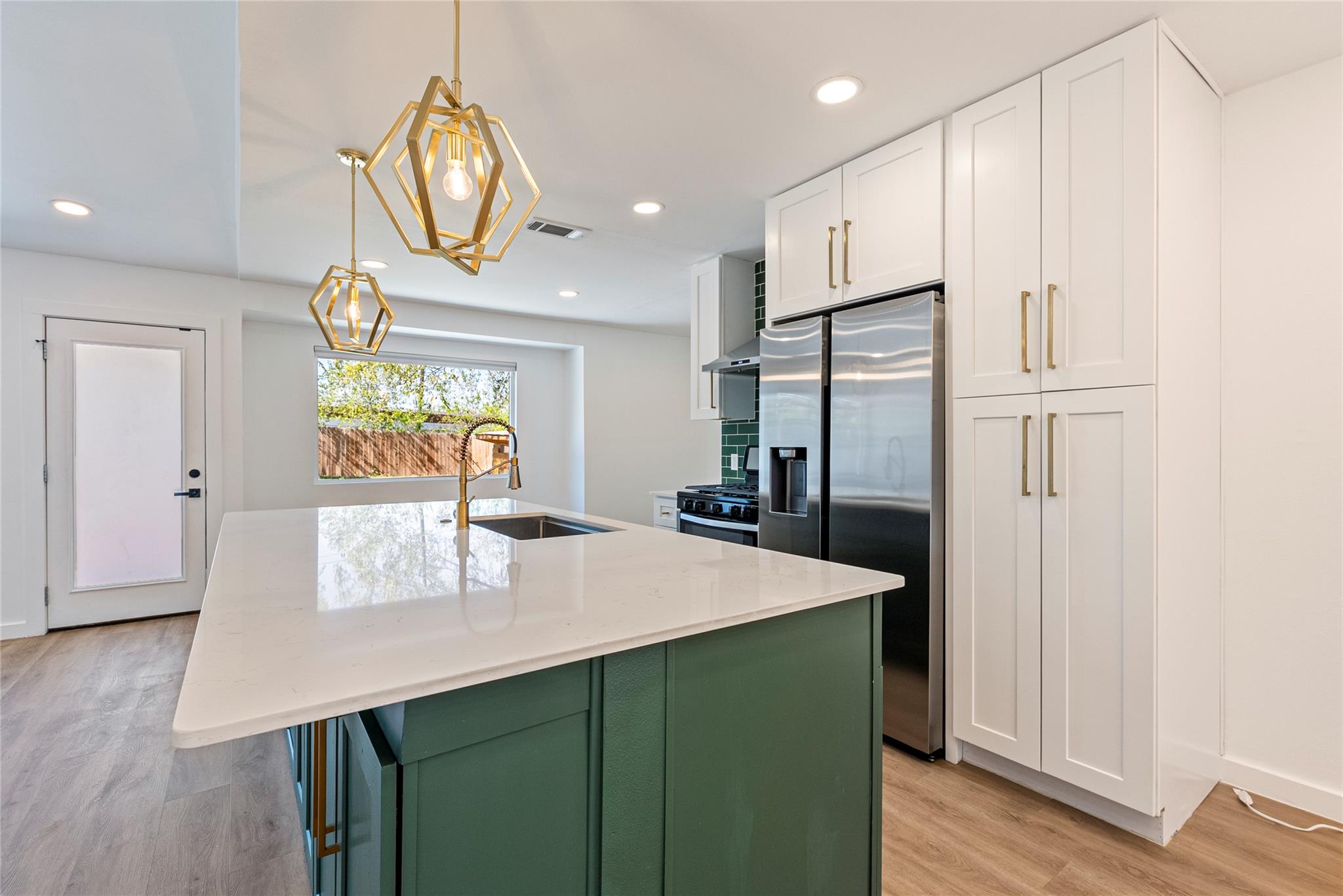 5200 King Charles Dr, Austin, TX 78724