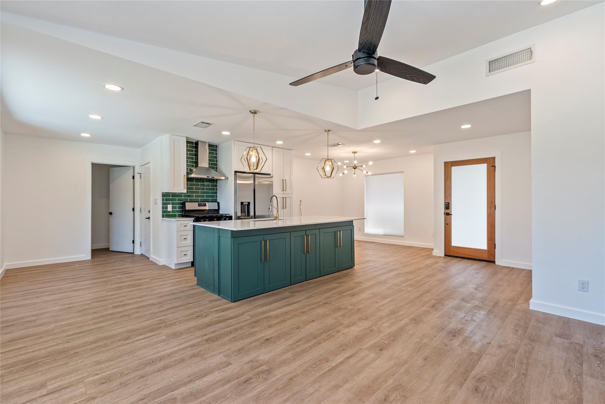 5200 King Charles Dr, Austin, TX 78724