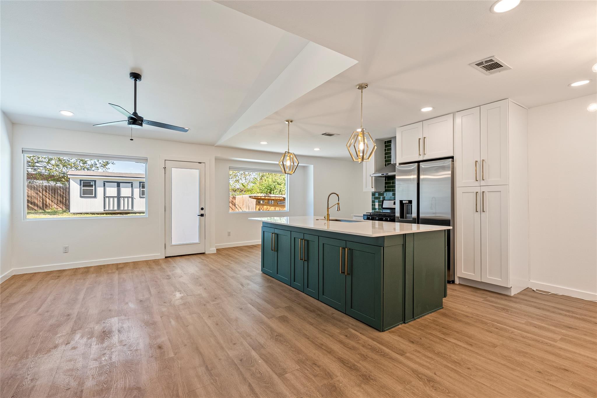 5200 King Charles Dr, Austin, TX 78724