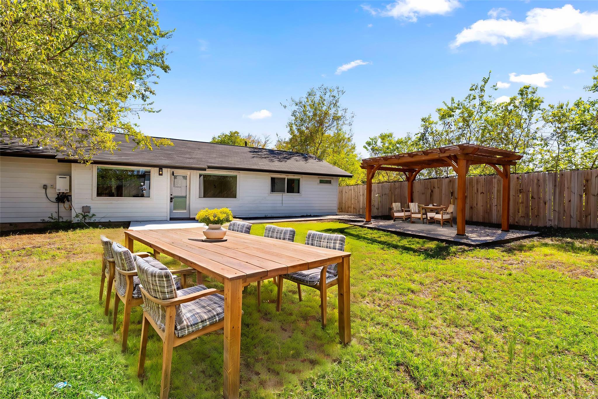 5200 King Charles Dr, Austin, TX 78724