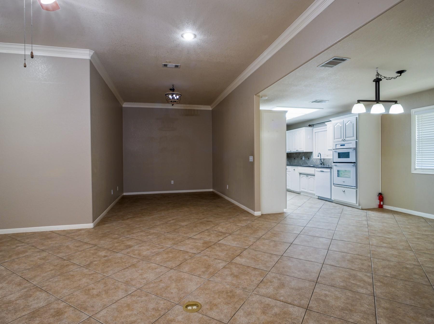 21 Augusta Dr, Meadowlakes, TX 78654