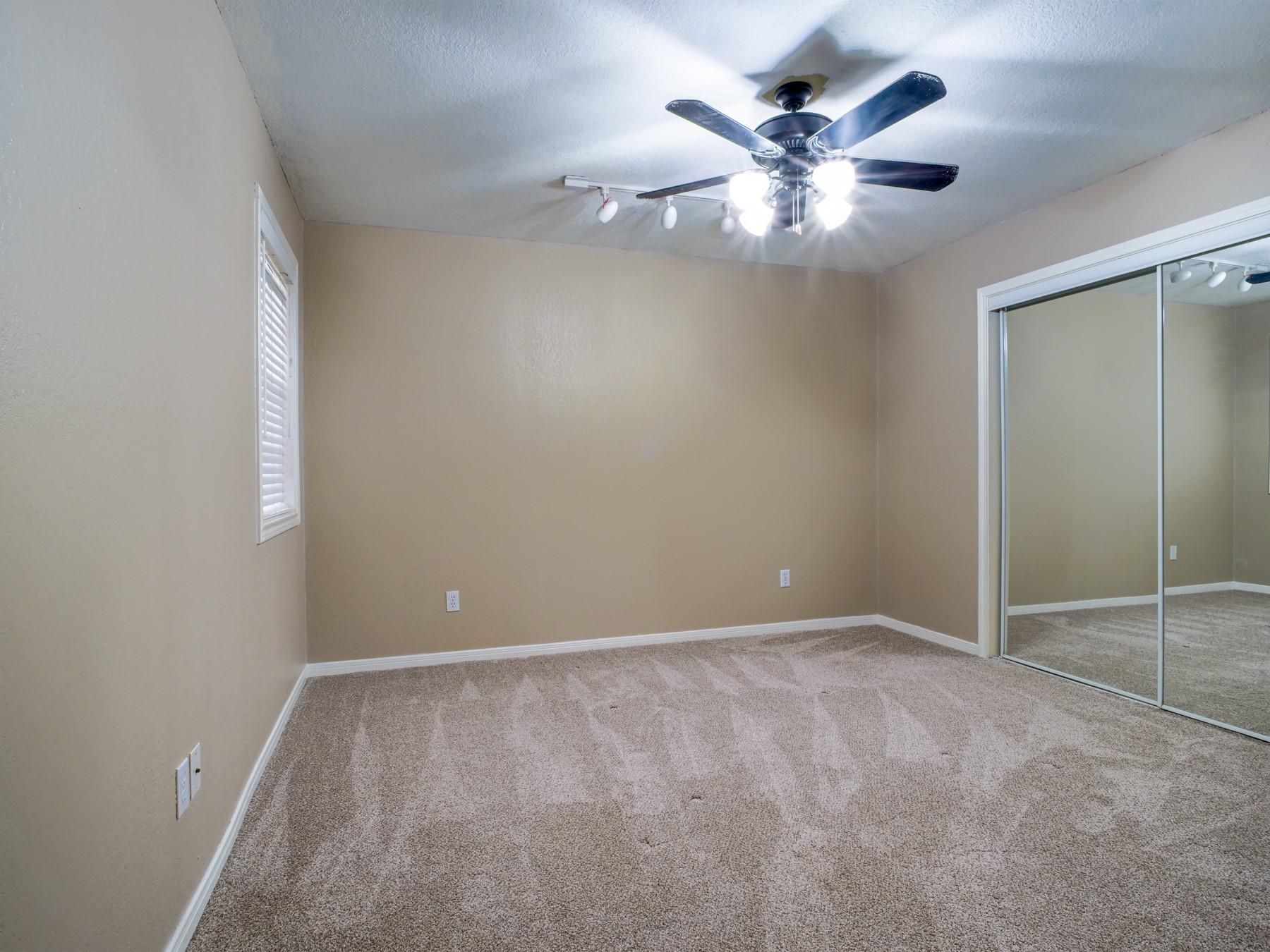 21 Augusta Dr, Meadowlakes, TX 78654