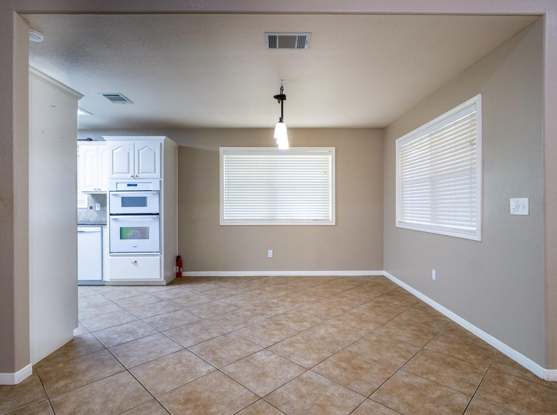 21 Augusta Dr, Meadowlakes, TX 78654