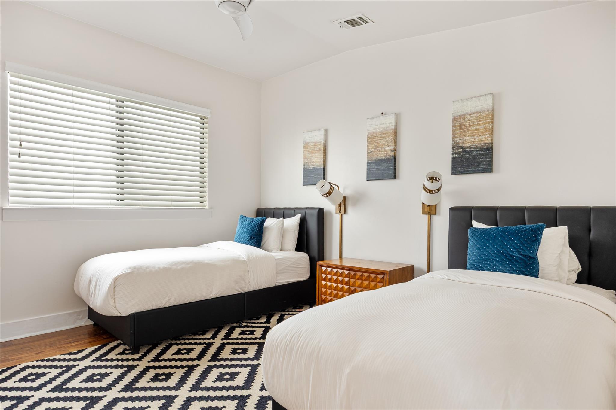 1103 E 12th St, Austin, TX 78702