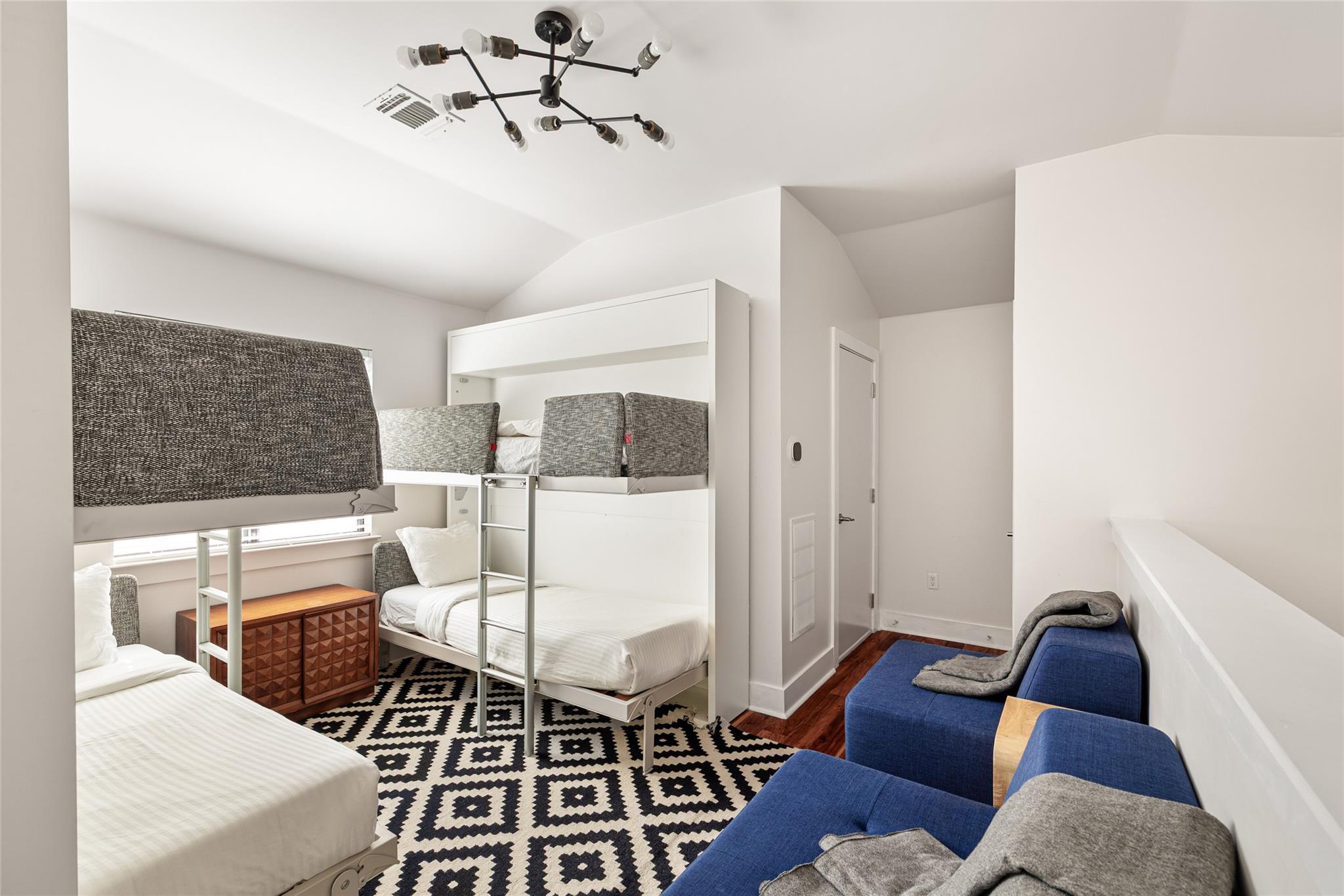 1103 E 12th St, Austin, TX 78702