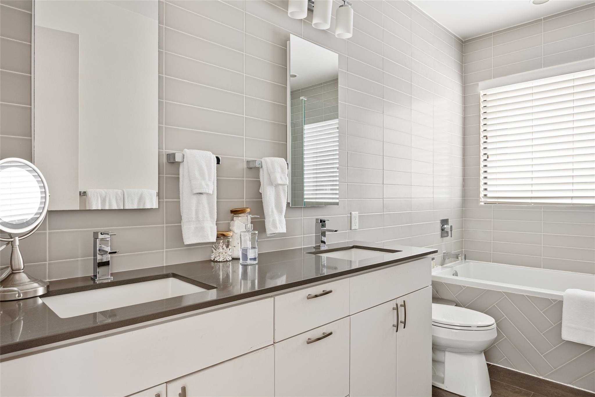 1103 E 12th St, Austin, TX 78702