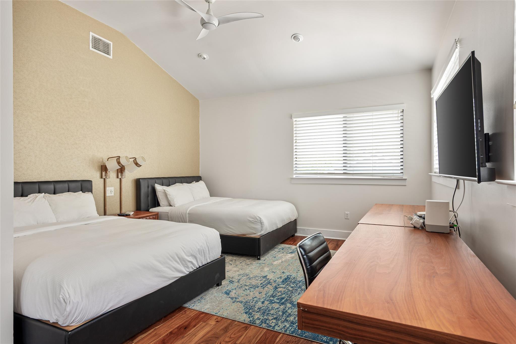 1103 E 12th St, Austin, TX 78702