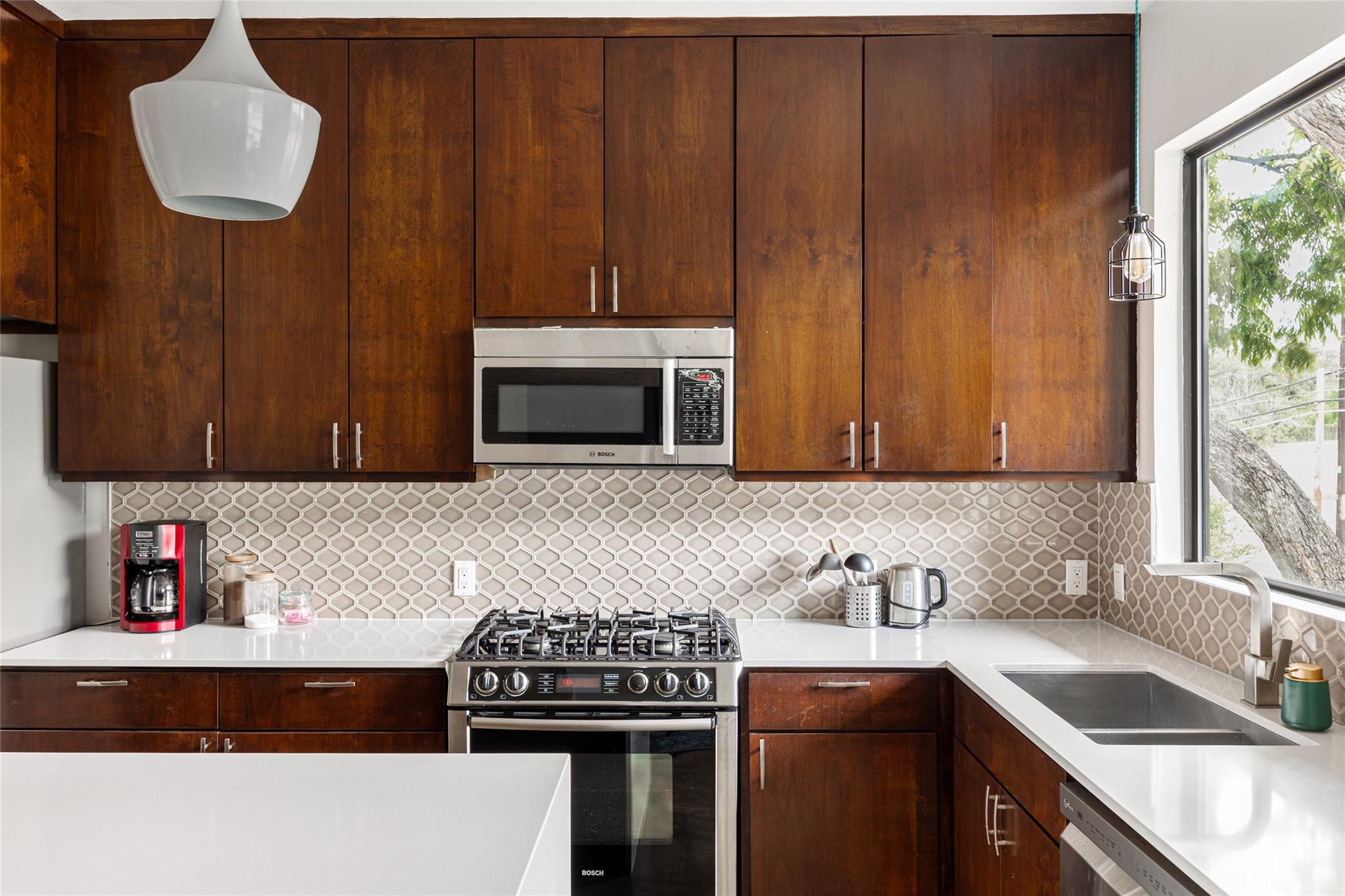 1103 E 12th St, Austin, TX 78702