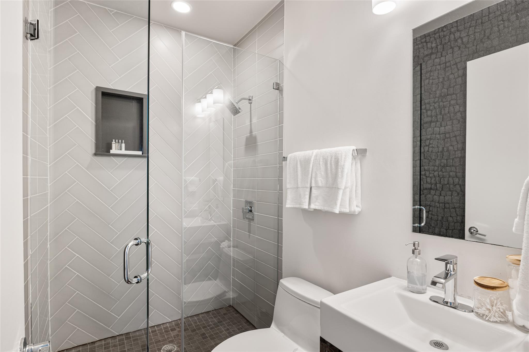 1103 E 12th St, Austin, TX 78702