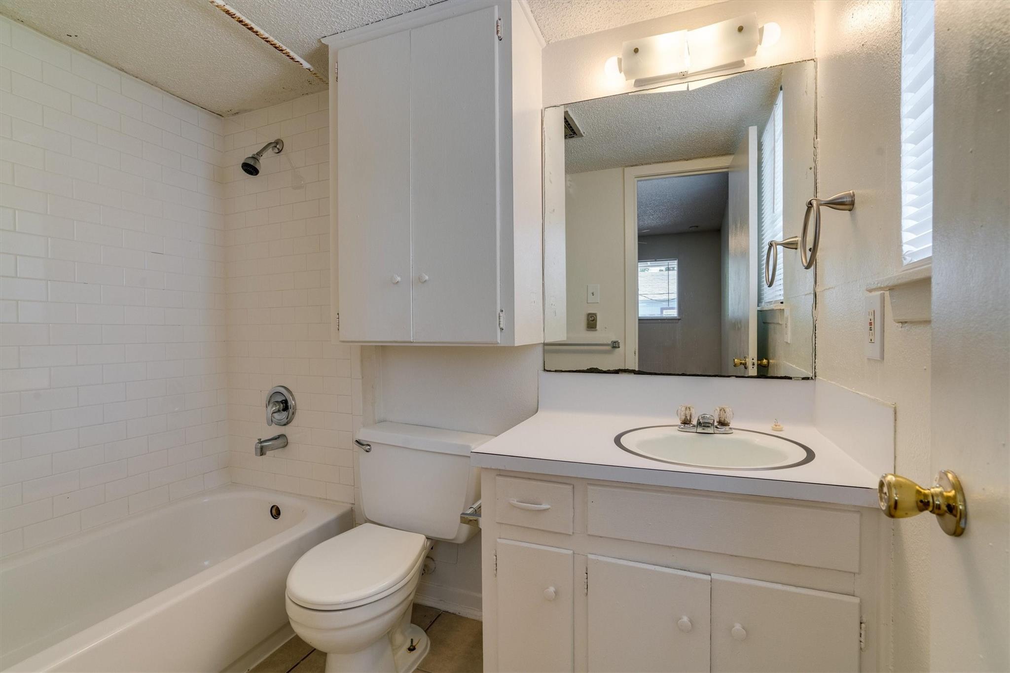 3707 Tom Green St # 8, Austin, TX 78705