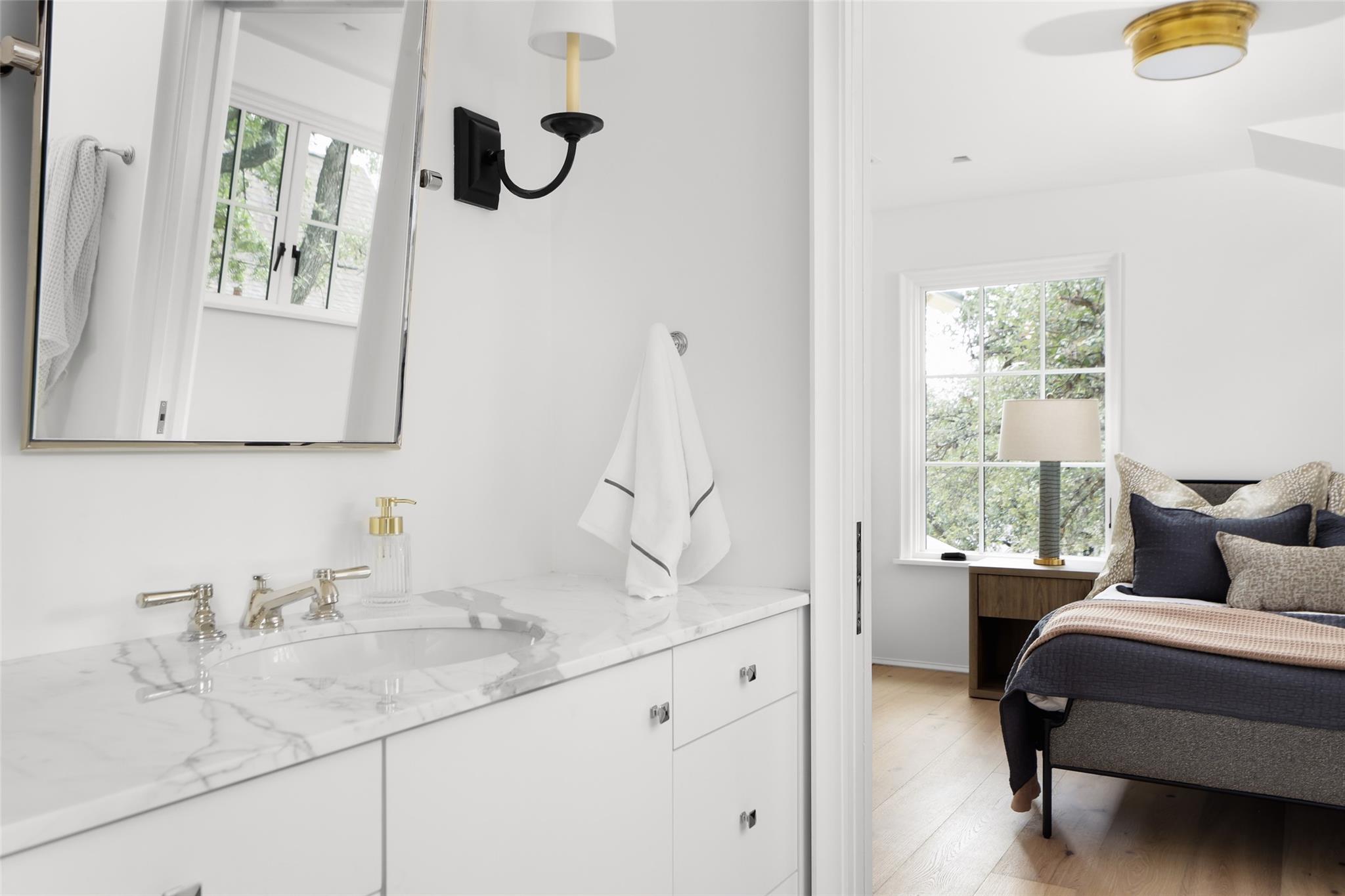 1012 Gaston Ave, Austin, TX 78703