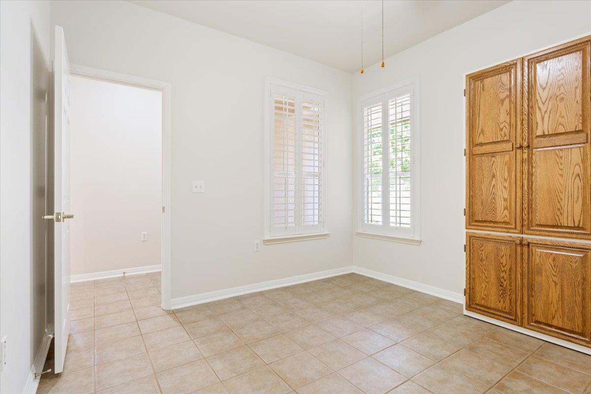 107 Rain Lily Ln, Georgetown, TX 78633