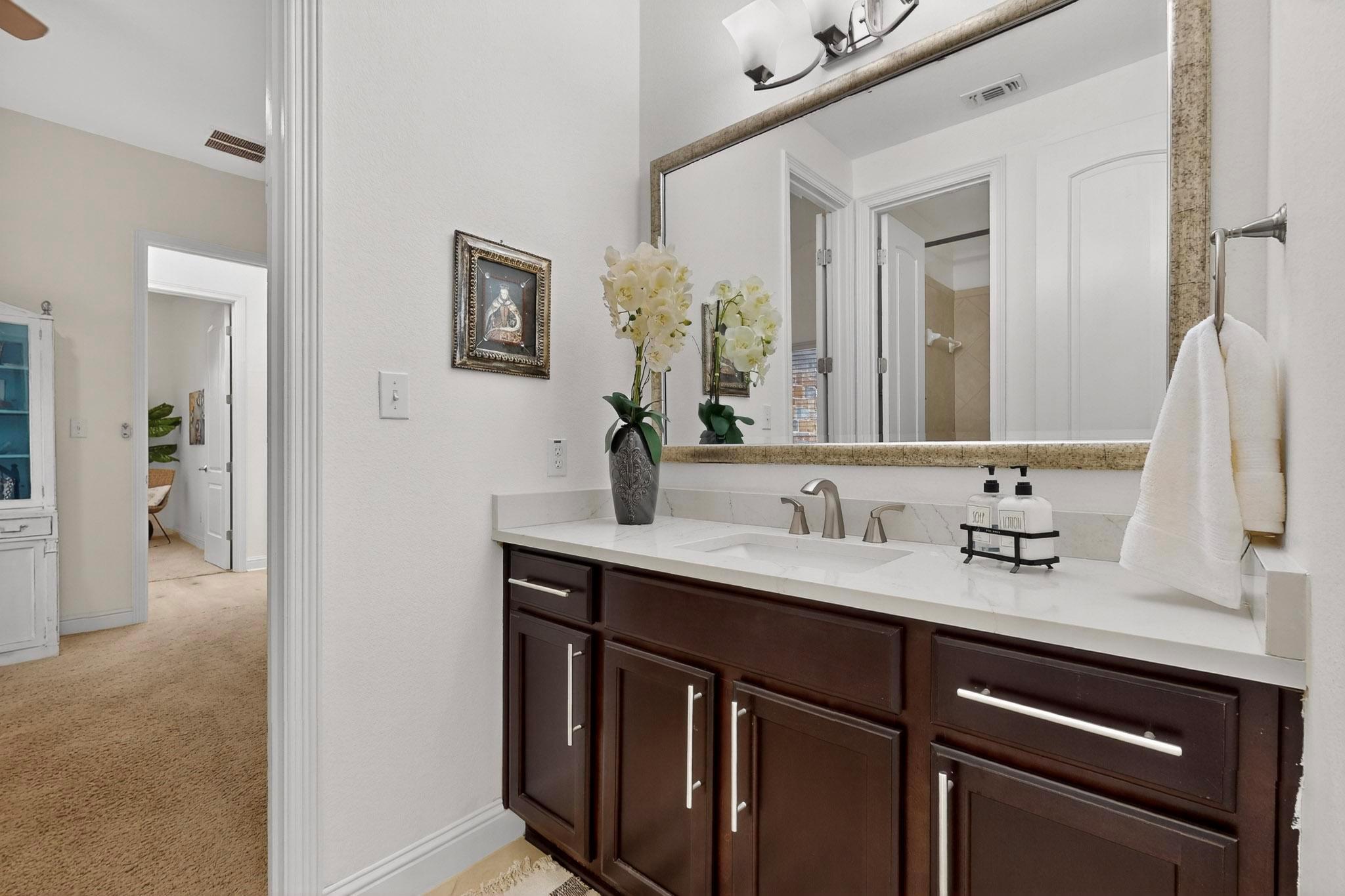 102 Kildrummy Ln, Lakeway, TX 78738