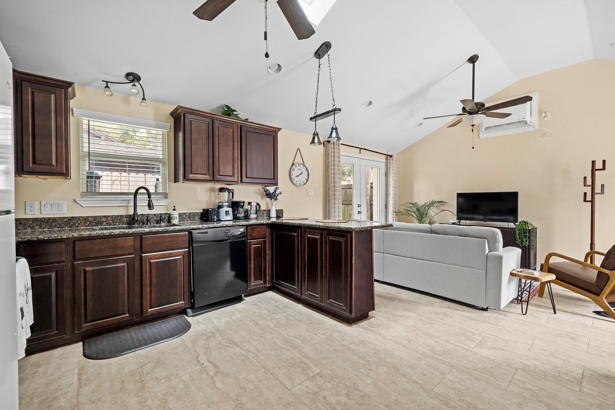 75 Pedernales St, Austin, TX 78702