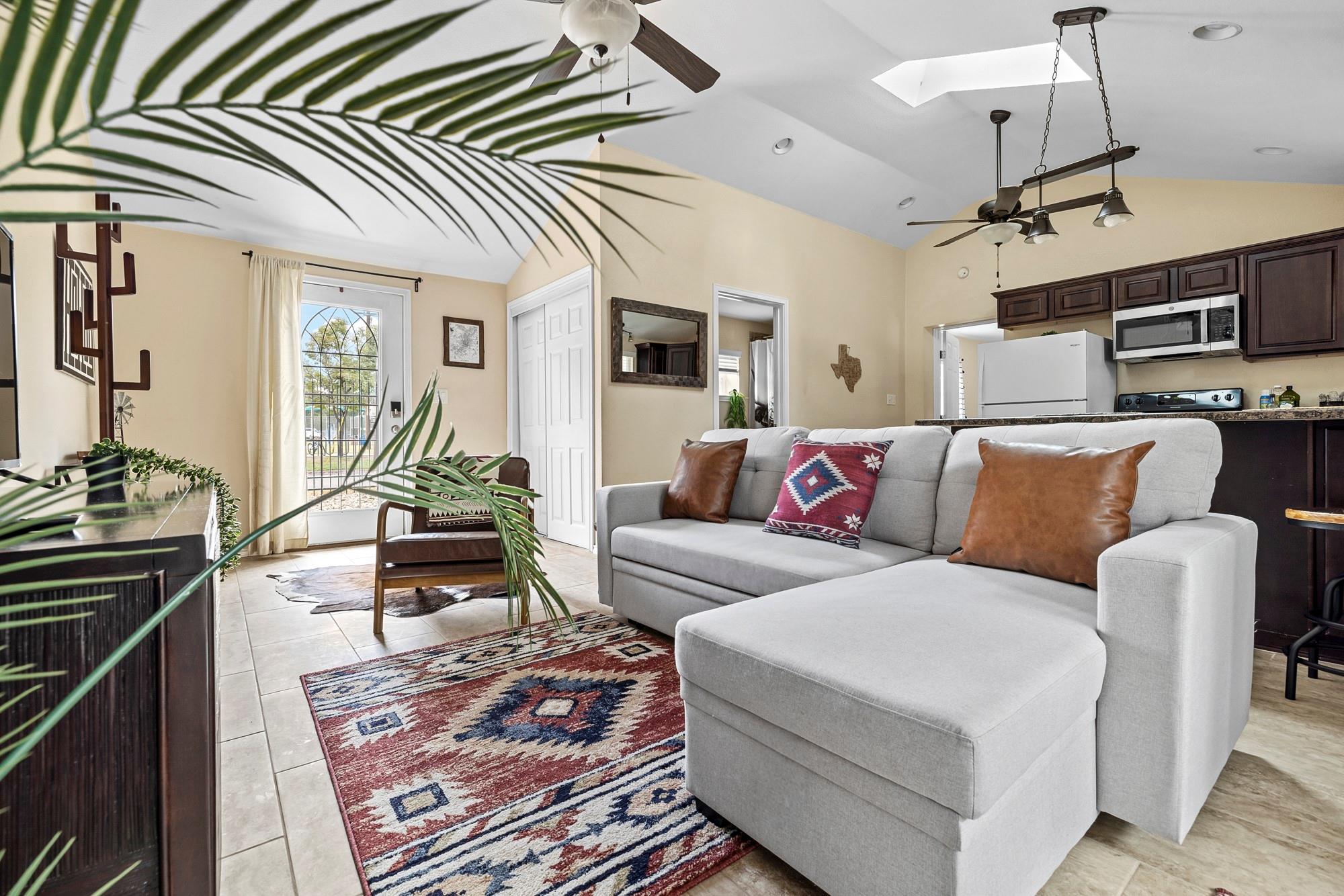 75 Pedernales St, Austin, TX 78702