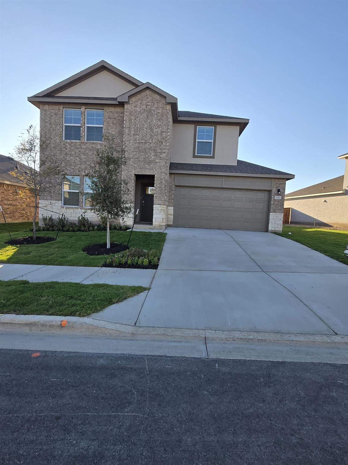 1921 Marlin Spike Dr, Leander, TX 78641