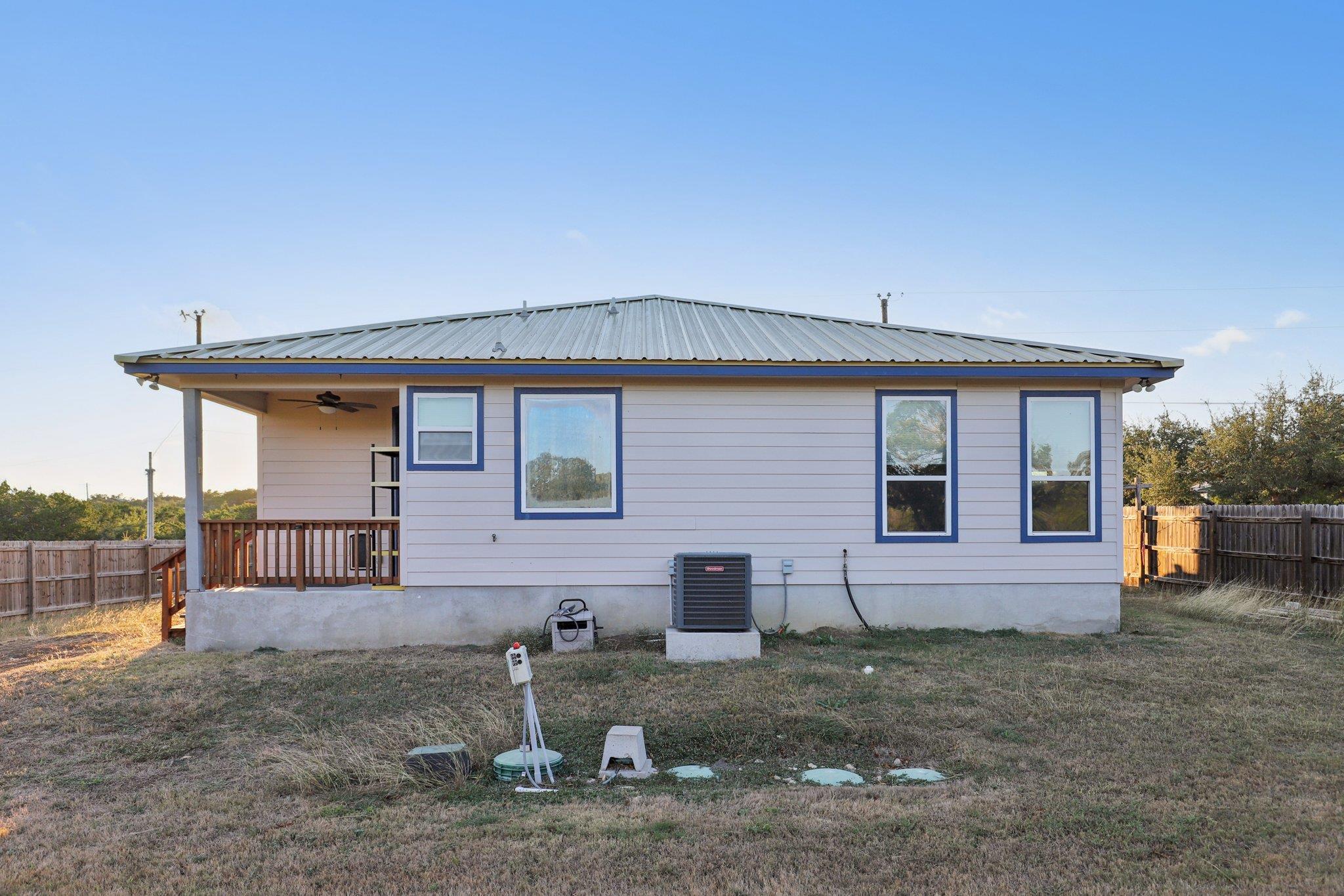 718 Chip Shot Cir, Spring Branch, TX 78070