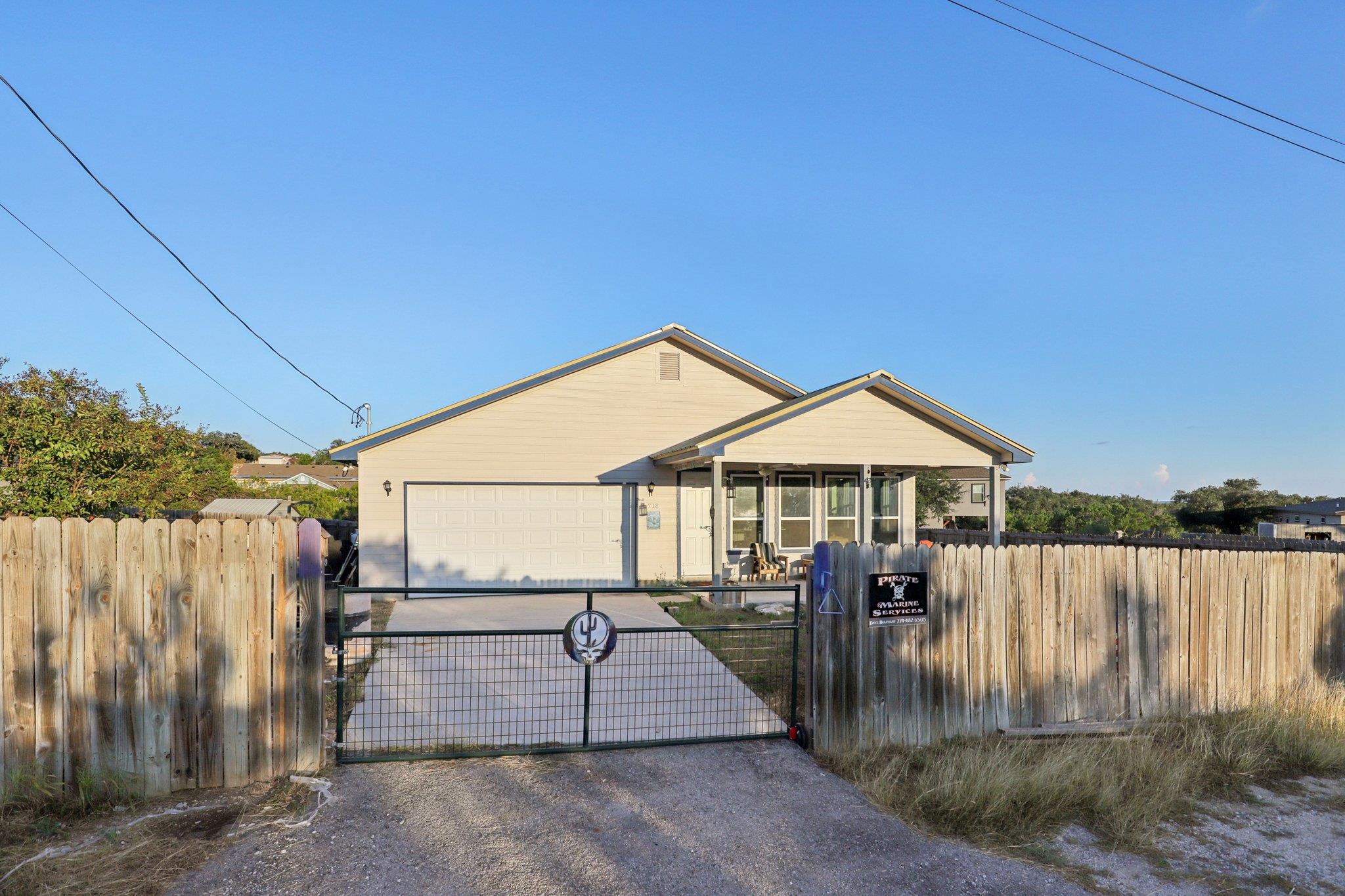 718 Chip Shot Cir, Spring Branch, TX 78070