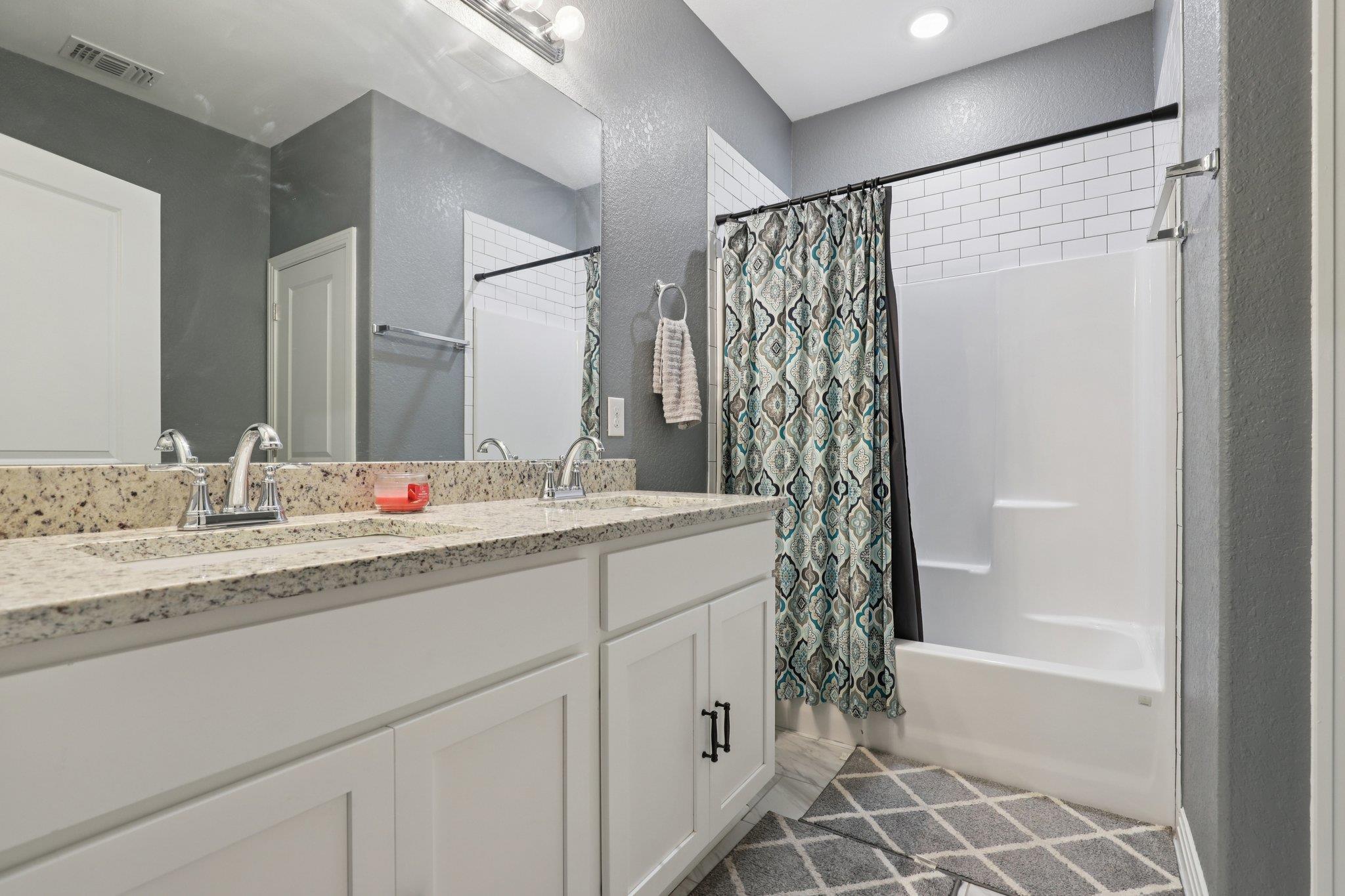 718 Chip Shot Cir, Spring Branch, TX 78070