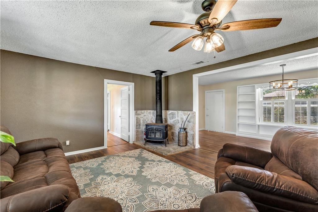 211 Tate Ln, Round Rock, TX 78665