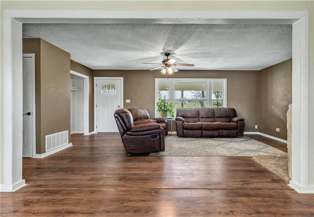 211 Tate Ln, Round Rock, TX 78665