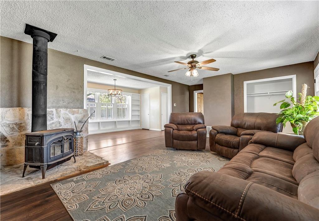 211 Tate Ln, Round Rock, TX 78665