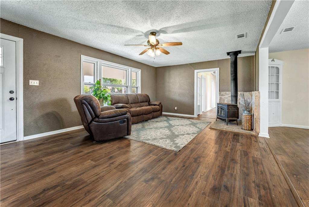 211 Tate Ln, Round Rock, TX 78665