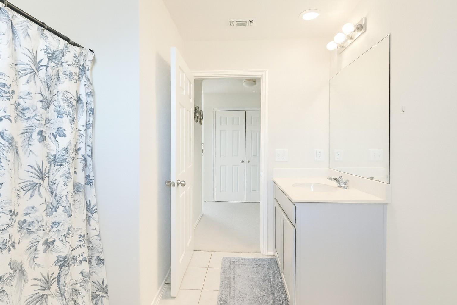 242 Zuma Dr, Liberty Hill, TX 78642