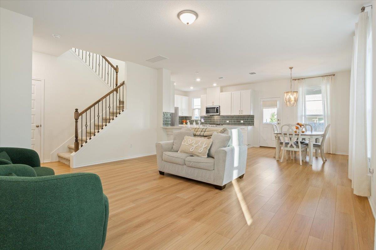 1005 Brambles Dr, Georgetown, TX 78626