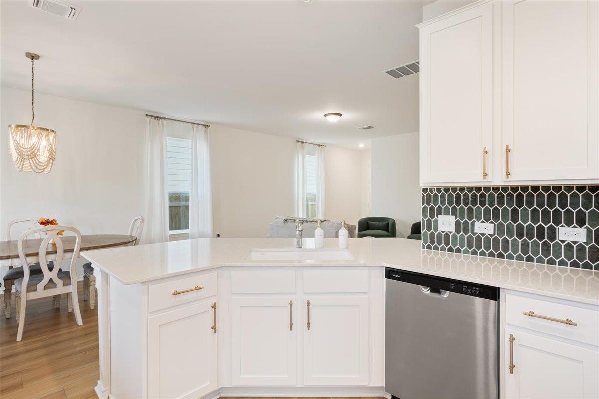 1005 Brambles Dr, Georgetown, TX 78626