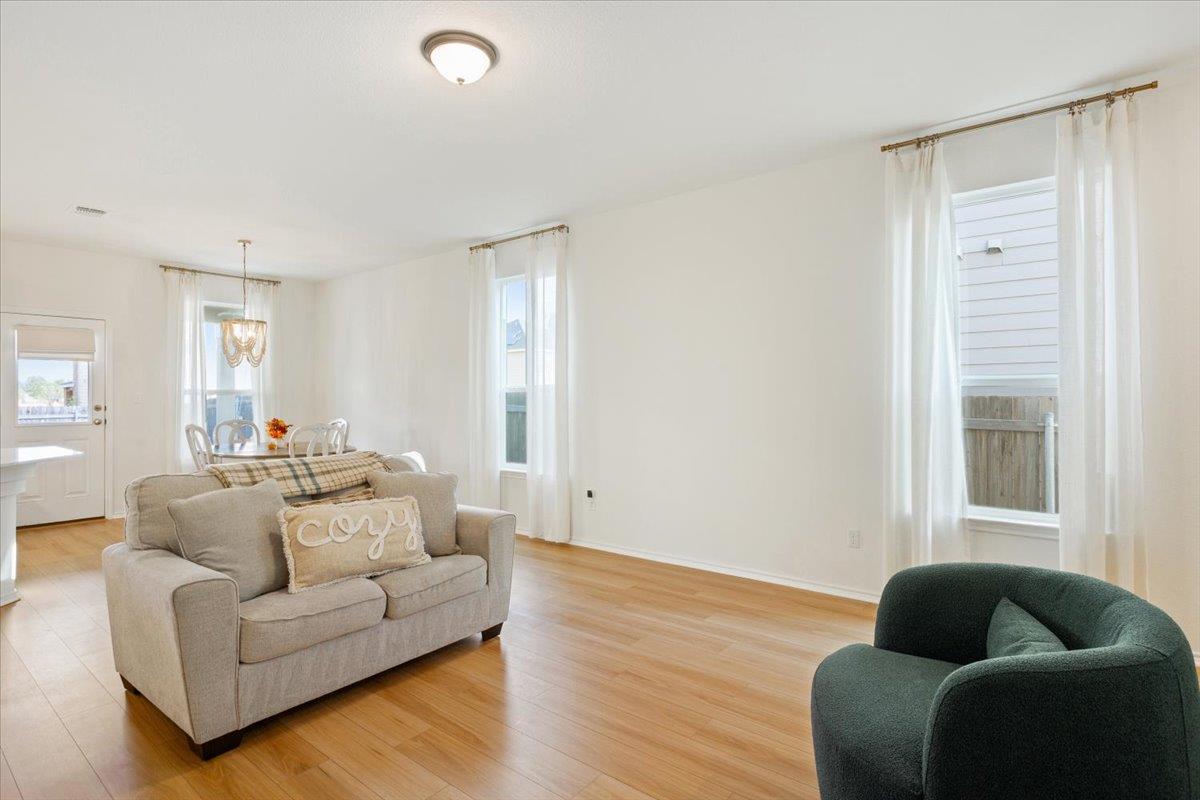 1005 Brambles Dr, Georgetown, TX 78626