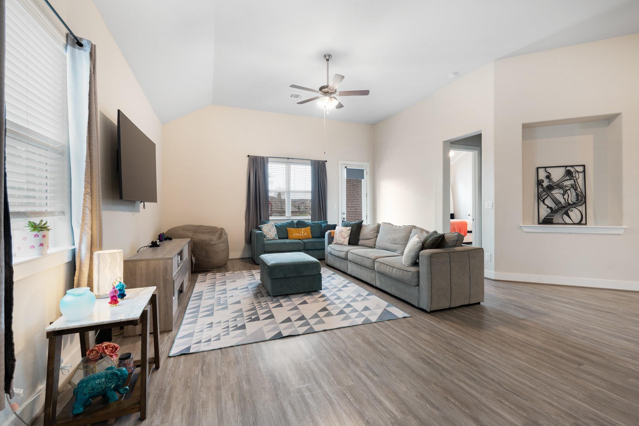 216 Emerald Garden Rd, San Marcos, TX 78666