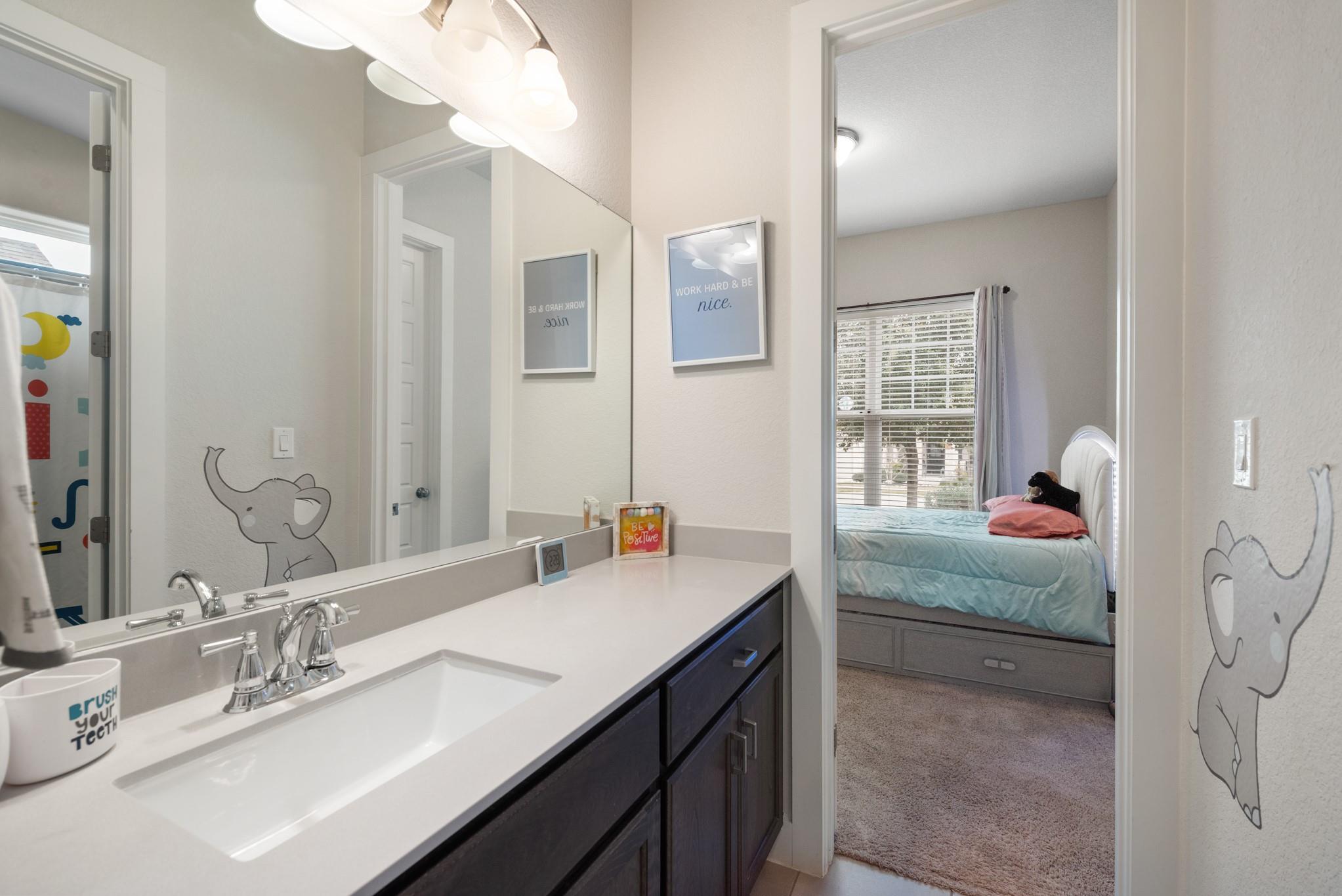 216 Emerald Garden Rd, San Marcos, TX 78666