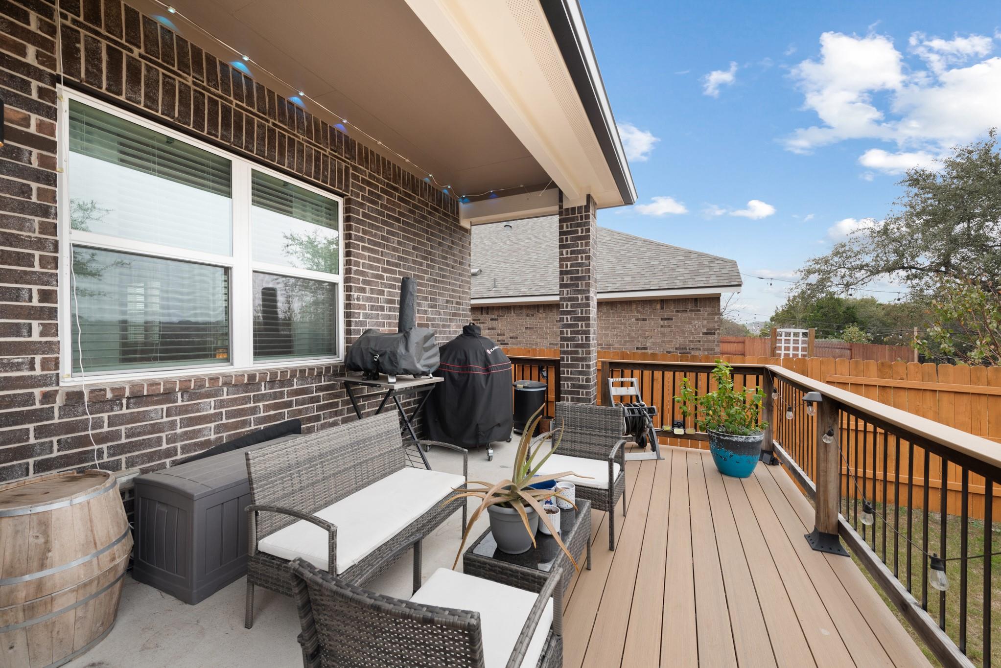 216 Emerald Garden Rd, San Marcos, TX 78666