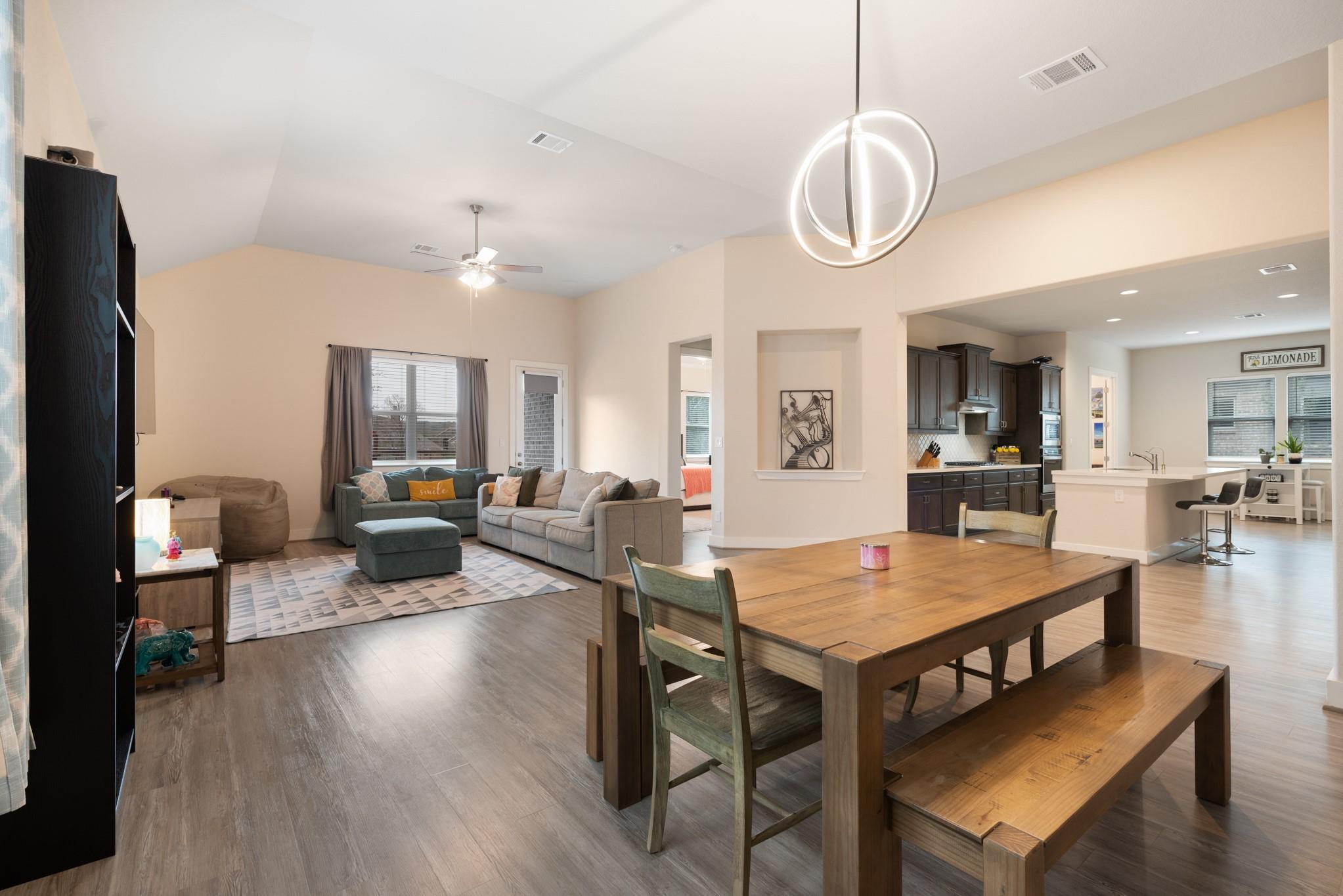 216 Emerald Garden Rd, San Marcos, TX 78666