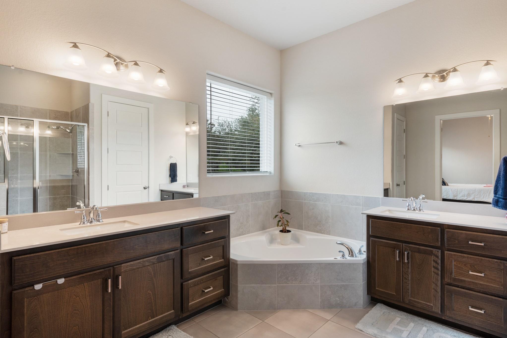 216 Emerald Garden Rd, San Marcos, TX 78666