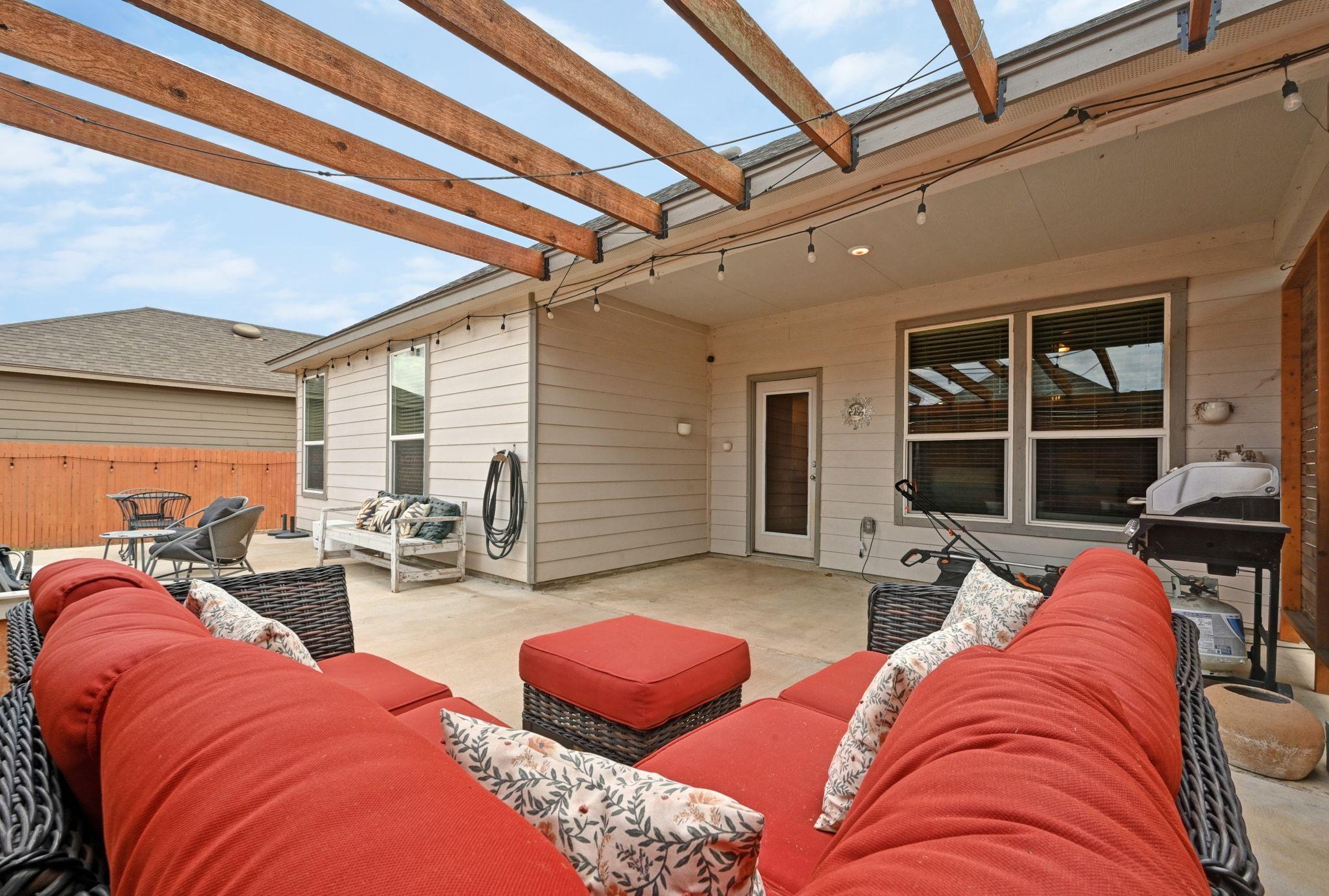 291 Jarbridge Dr, Kyle, TX 78640