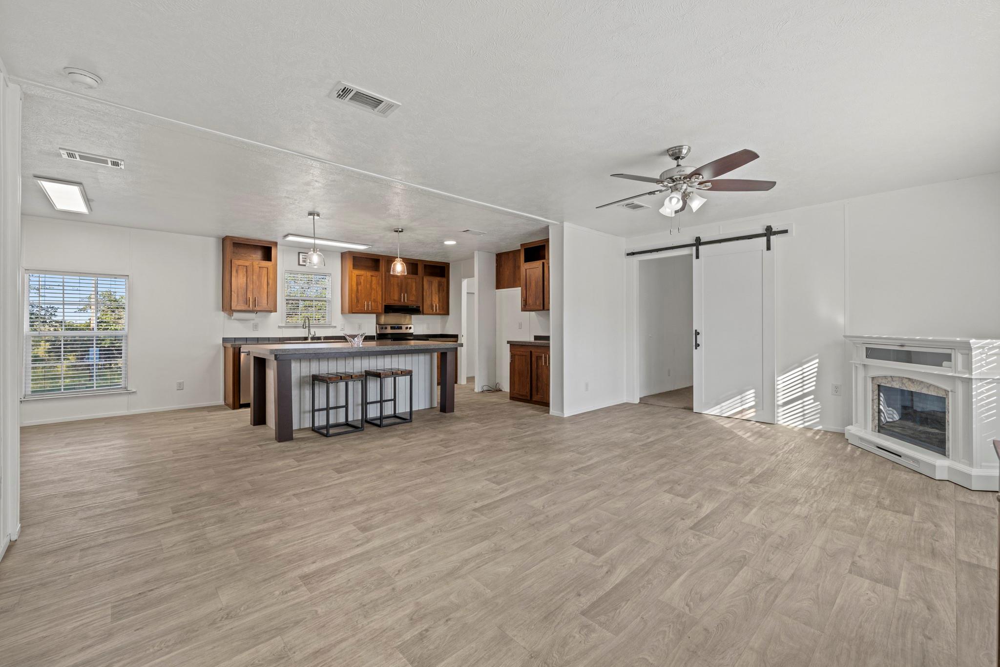 429 Spanish Oak Trl, Harper, TX 78631