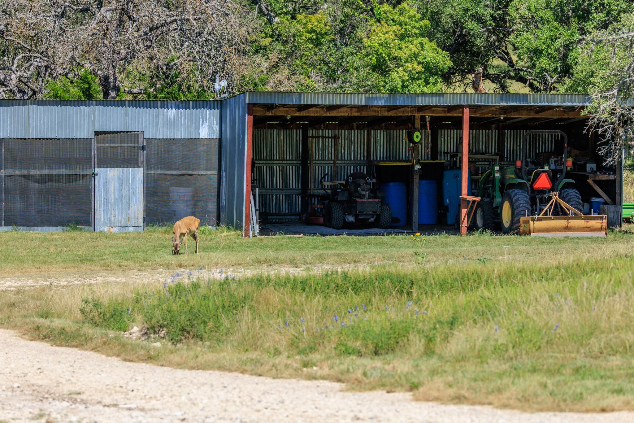 429 Spanish Oak Trl, Harper, TX 78631