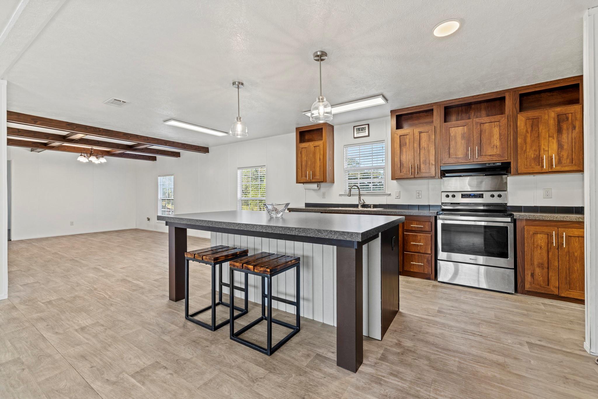 429 Spanish Oak Trl, Harper, TX 78631