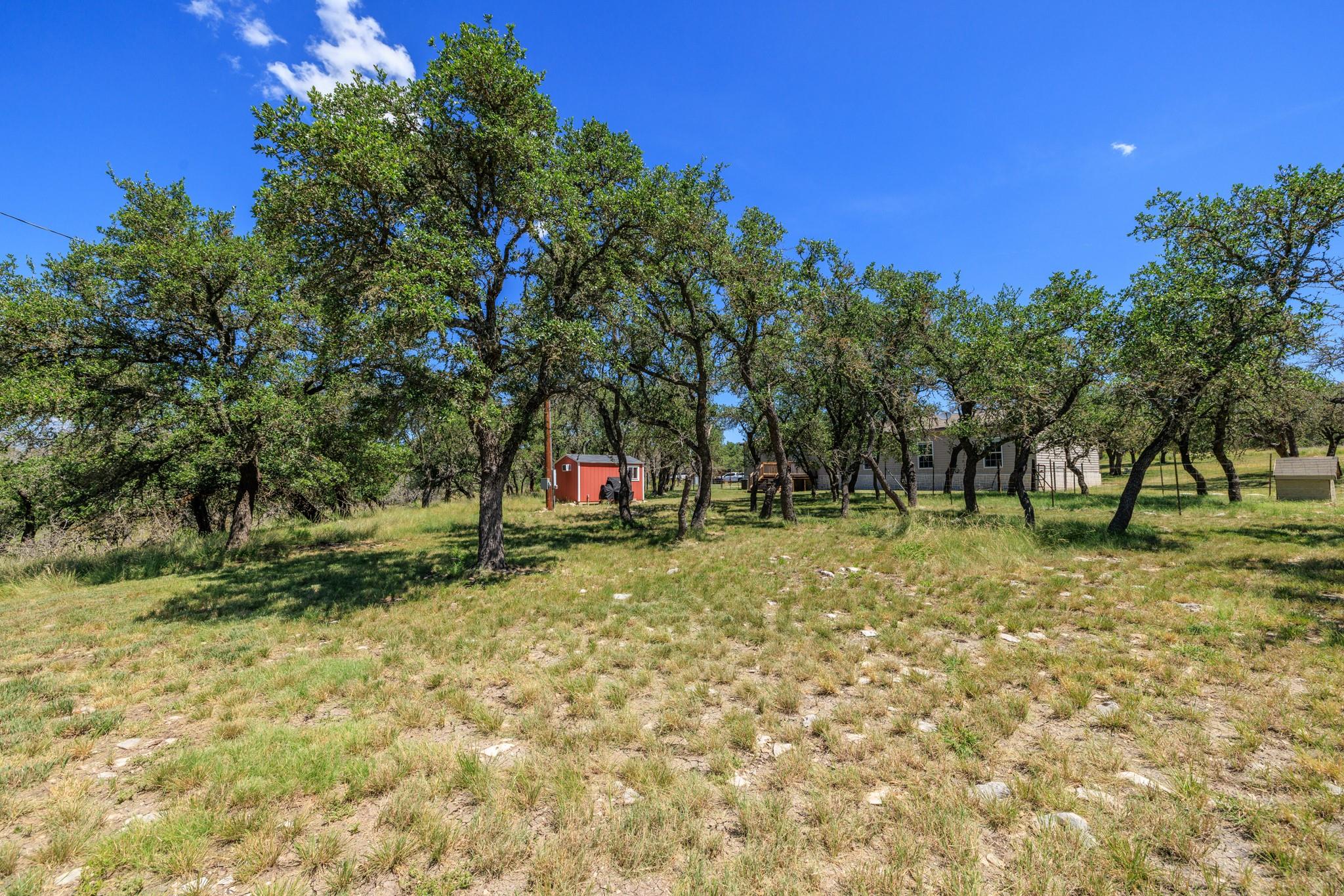 429 Spanish Oak Trl, Harper, TX 78631