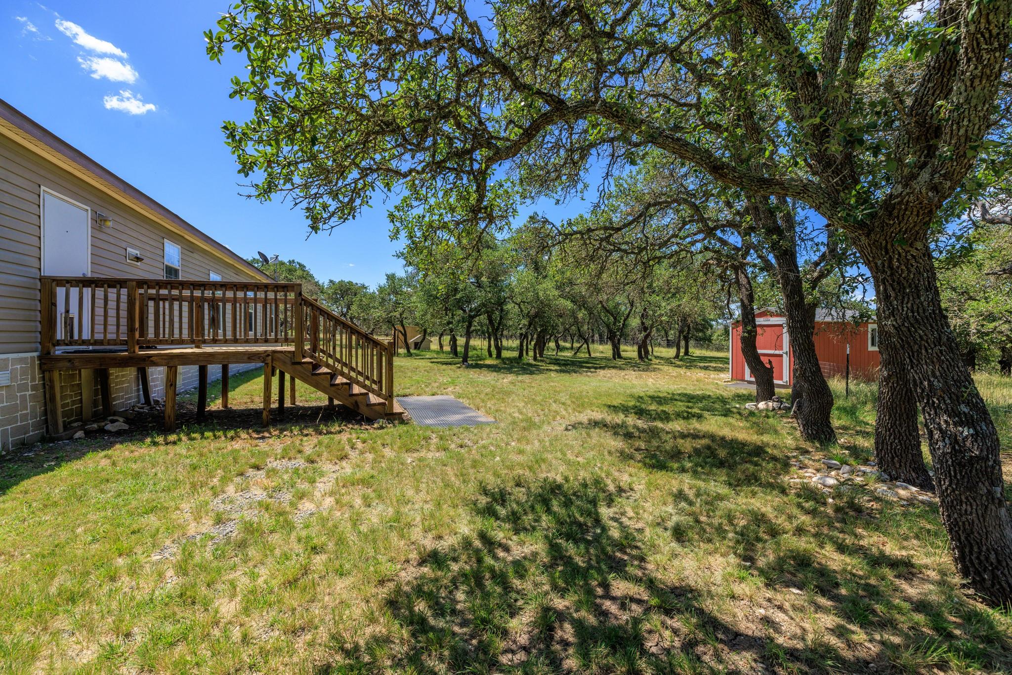 429 Spanish Oak Trl, Harper, TX 78631