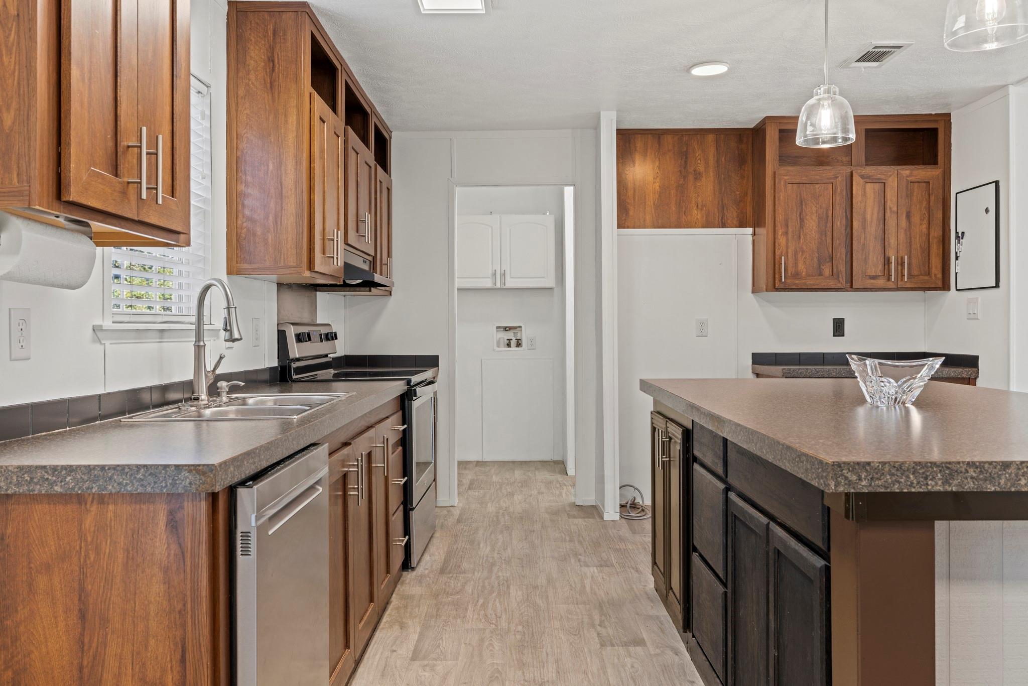 429 Spanish Oak Trl, Harper, TX 78631