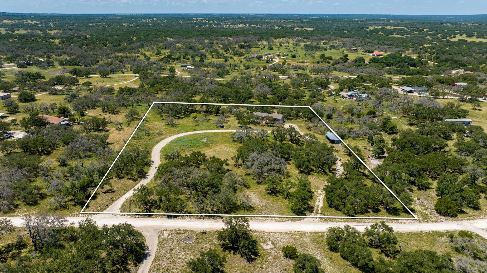429 Spanish Oak Trl, Harper, TX 78631