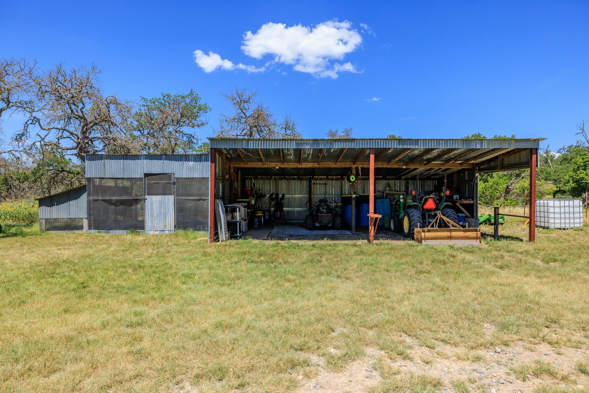 429 Spanish Oak Trl, Harper, TX 78631