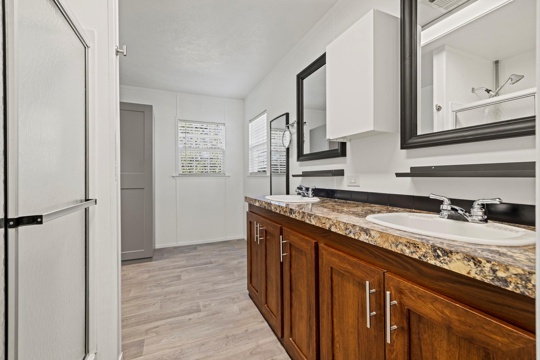 429 Spanish Oak Trl, Harper, TX 78631