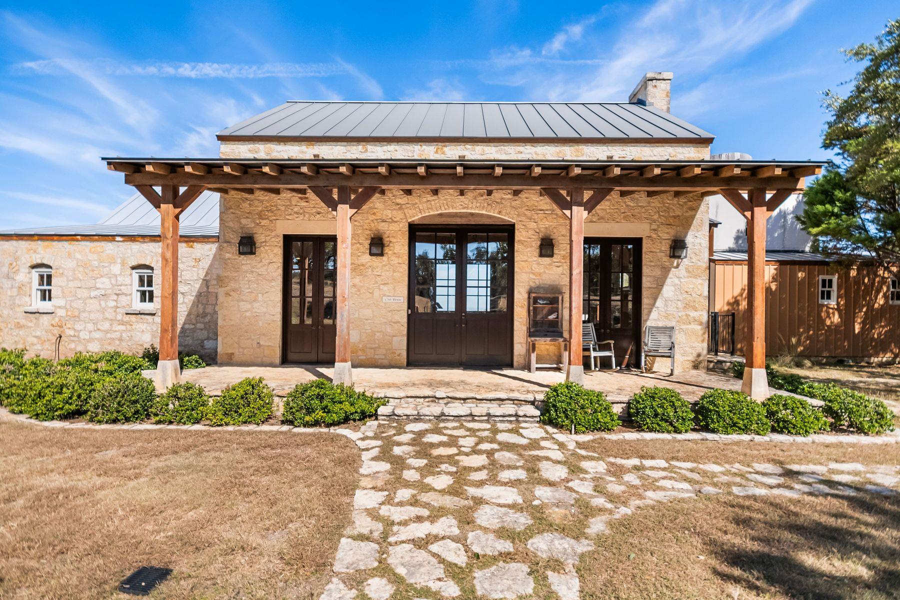 226 S Walnut Springs Rd, Johnson City, TX 78636