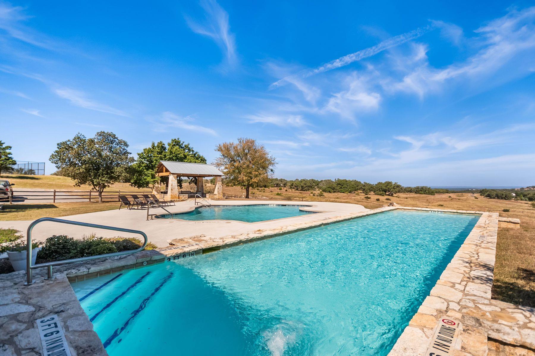 226 S Walnut Springs Rd, Johnson City, TX 78636